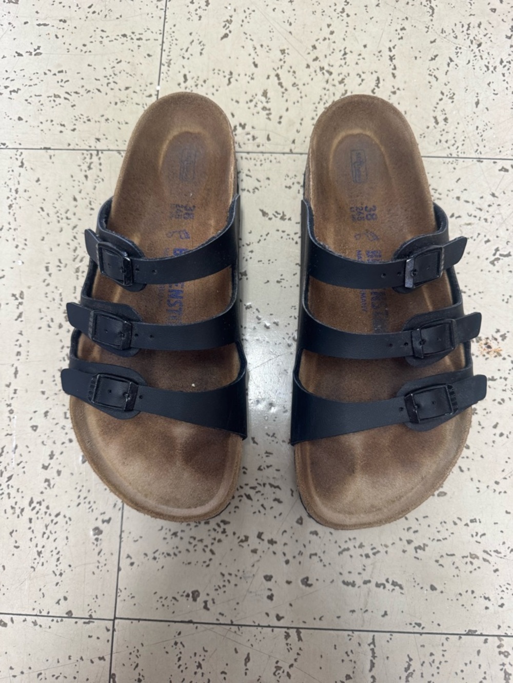 Women's Triple-Buckle Sandals- Black